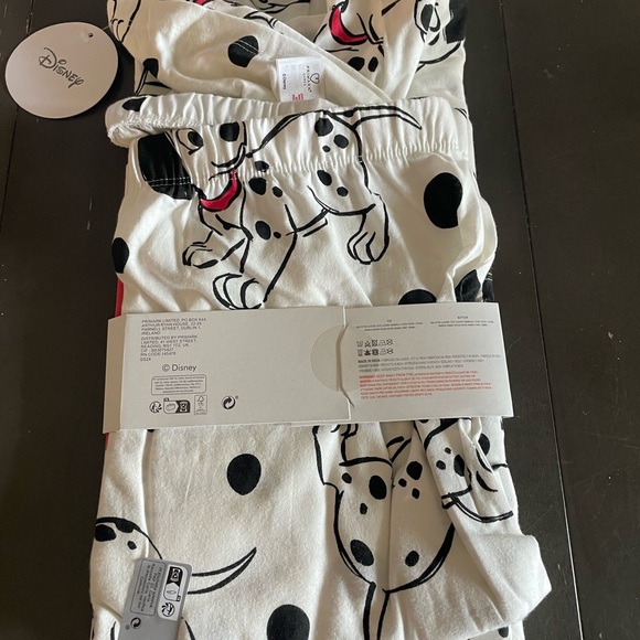 New ladies 2XL Disney 101 Dalmatian pjs - Picture 2 of 3